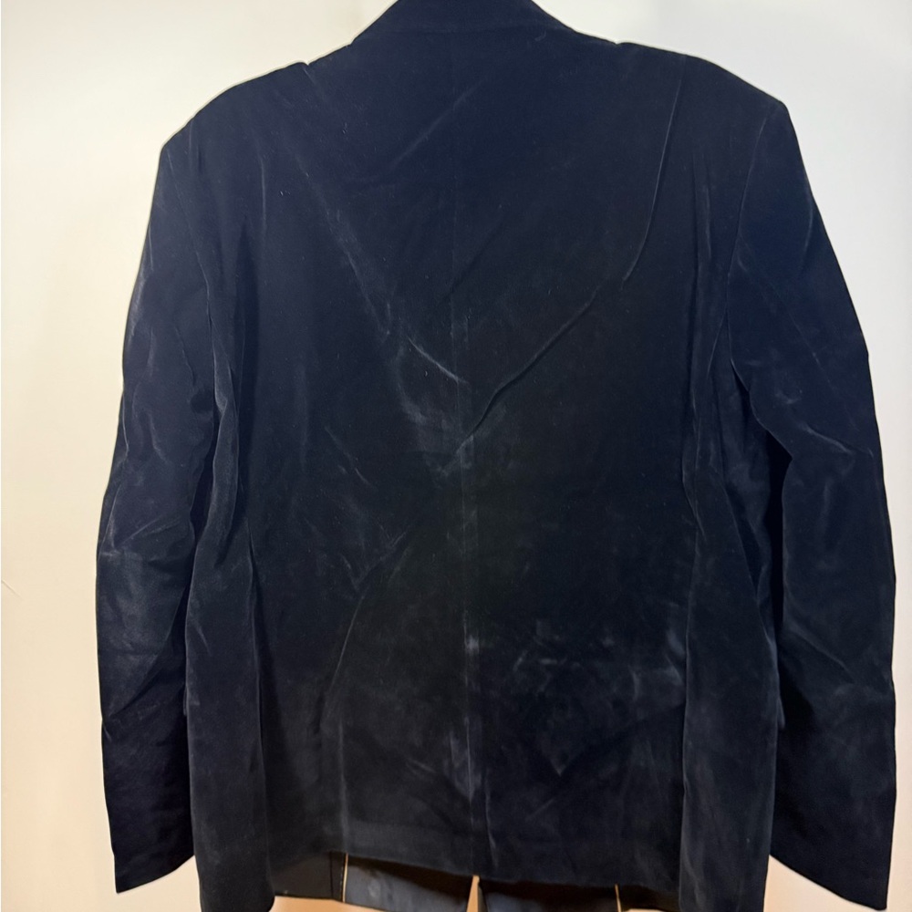Men's Black Velvet Blazer with Silver Lapels - Picture 9 of 14